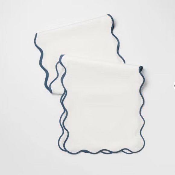 Scallop Table Runner - Threshold™ designed with Studio McGee new 🆕 - Picture 2 of 6